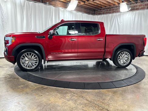 Used 2019 GMC Sierra 1500 Denali w/ Denali Ultimate Package AWD/4WD image 10