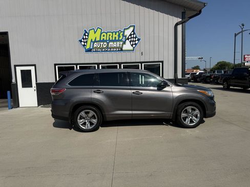 Used 2016 Toyota Highlander Limited AWD/4WD image 11