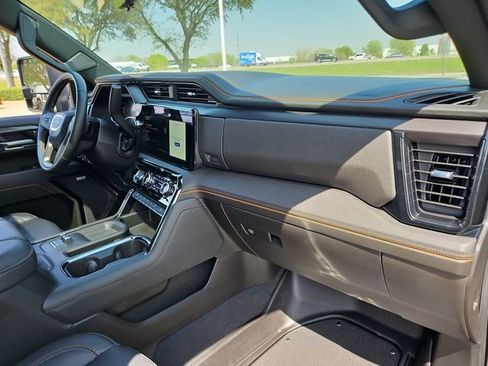 Used 2025 GMC Sierra 2500 AT4 w/ AT4 Premium Plus Package image 28