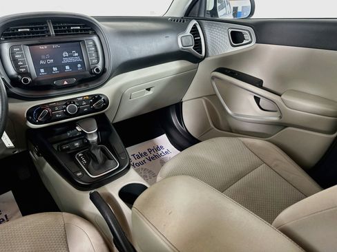 Used 2020 Kia Soul LX FWD image 21