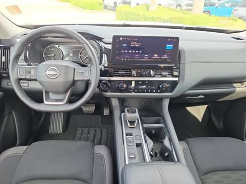 Used 2026 Nissan Pathfinder SV FWD image 8