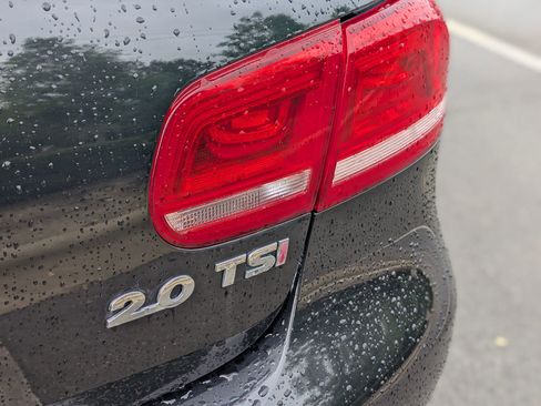 Used 2013 Volkswagen Eos Komfort FWD image 26