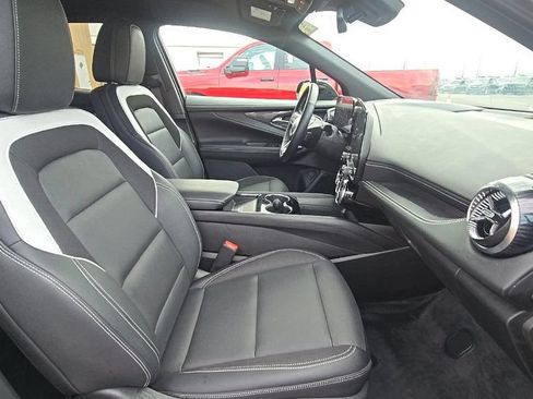 Used 2024 Chevrolet Blazer EV LT AWD/4WD image 13