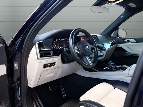 Used 2020 BMW X7 M50i w/ Dynamic Handling Package AWD/4WD image 44