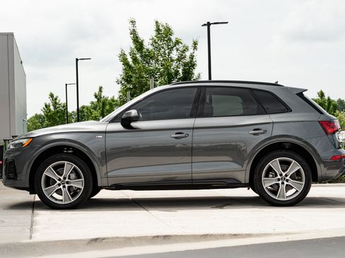 Certified 2025 Audi Q5 2.0T Premium w/ Convenience Plus Package AWD/4WD image 6