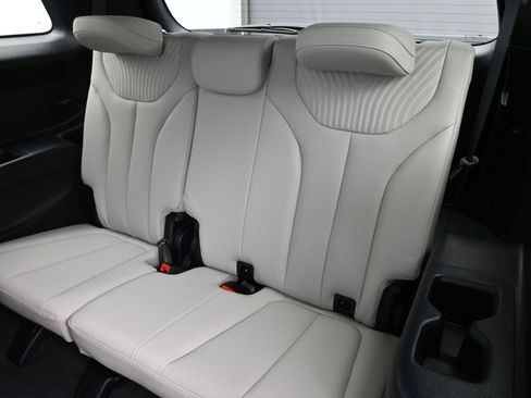 Used 2024 Hyundai Palisade Calligraphy image 24