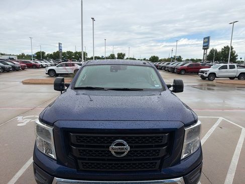 Used 2021 Nissan Titan SV w/ SV Convenience Package RWD image 7