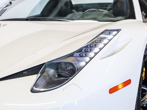 Used 2013 Ferrari 458 Spider RWD image 28