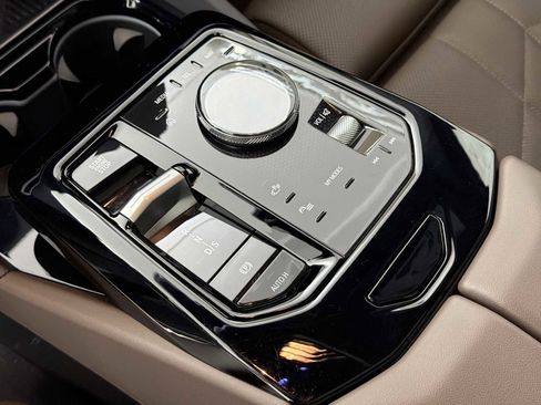 Used 2026 BMW 530i xDrive AWD/4WD image 22