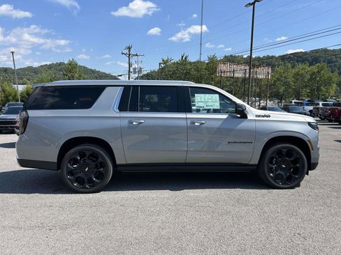 New 2025 Chevrolet Suburban High Country image 2