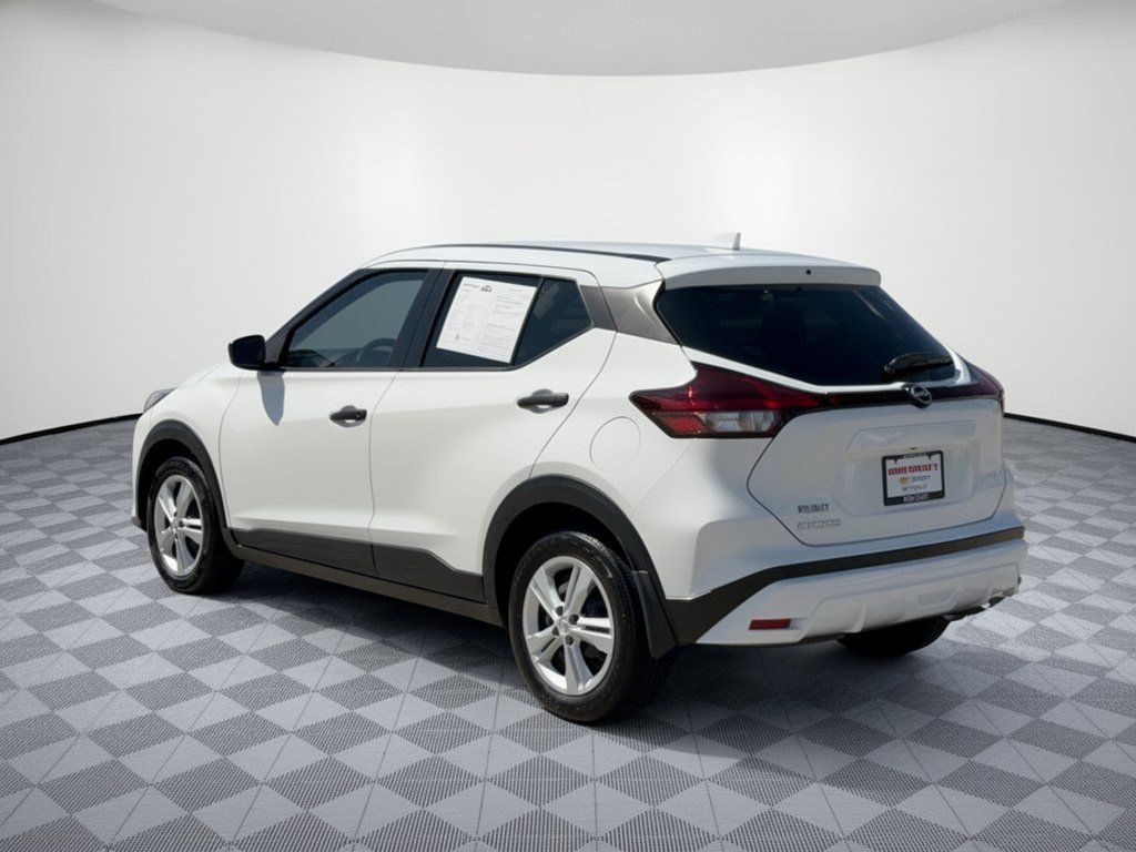 Used 2024 Nissan Kicks S FWD image 3