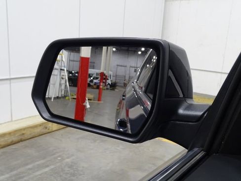 Used 2023 Chevrolet Traverse LS image 39