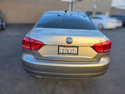 Used 2013 Volkswagen Passat 2.5 SE FWD image 9