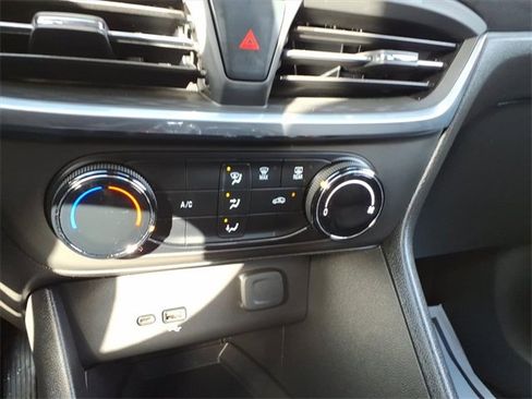 Used 2024 Buick Encore GX Preferred image 20