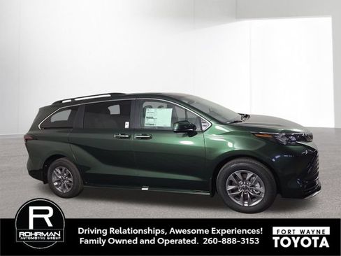 New 2026 Toyota Sienna XLE FWD image 5