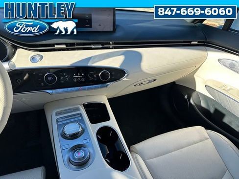 Used 2024 Genesis Electrified GV70 Advanced image 17