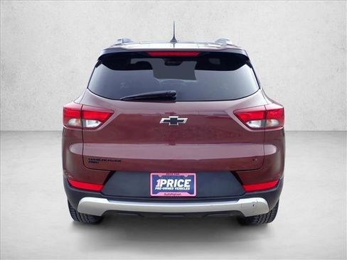 Used 2022 Chevrolet TrailBlazer LT w/ LPO, Blackout Package image 3