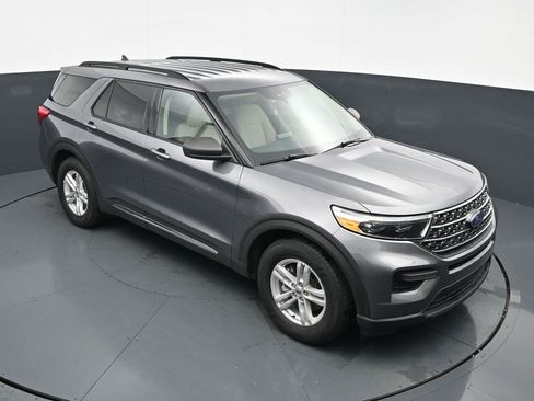 Used 2021 Ford Explorer XLT RWD image 12