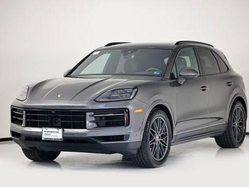 Certified 2025 Porsche Cayenne AWD/4WD image 1