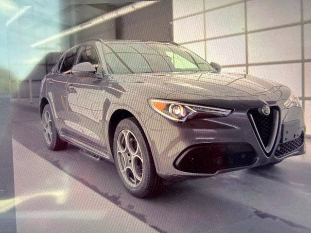 Used 2023 Alfa Romeo Stelvio Ti AWD/4WD image 1