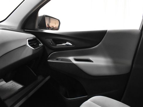 Used 2020 Chevrolet Equinox LS w/ LS Convenience Package FWD image 19