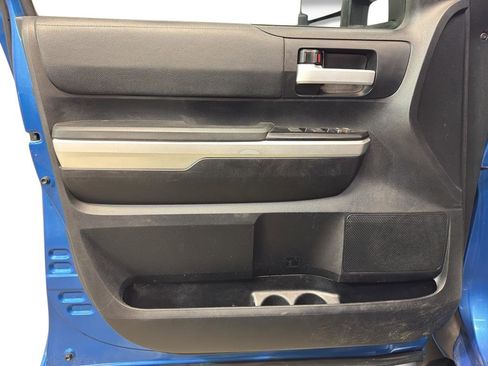 Used 2017 Toyota Tundra SR5 w/ SR5 Upgrade Package image 13