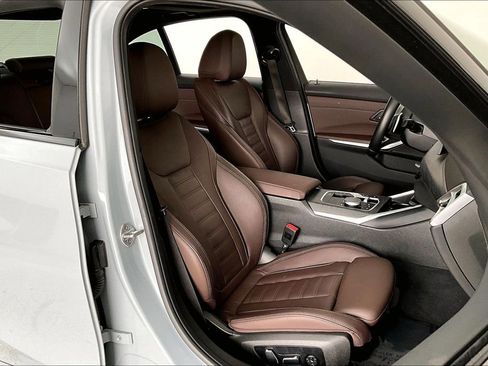 Used 2025 BMW 330i Sedan w/ M Sport Package image 10