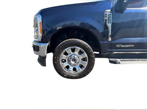 Used 2023 Ford F250 Lariat w/ Chrome Package image 28