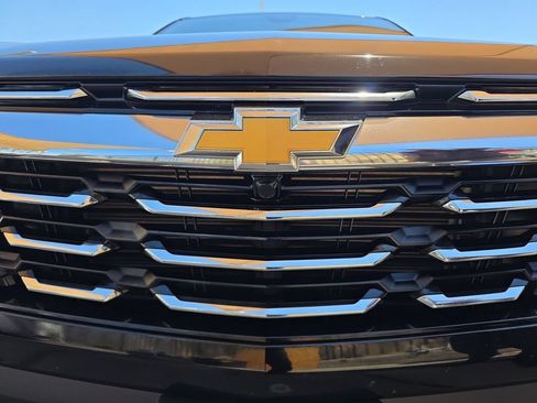 Used 2025 Chevrolet Equinox LT FWD image 32