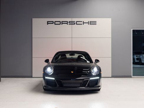 Certified 2019 Porsche 911 Targa 4 GTS AWD/4WD image 12
