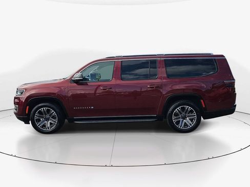 Used 2023 Jeep Wagoneer L Series II AWD/4WD image 10