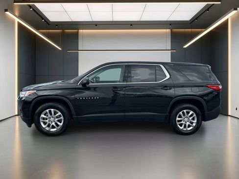 Used 2020 Chevrolet Traverse LS FWD image 2