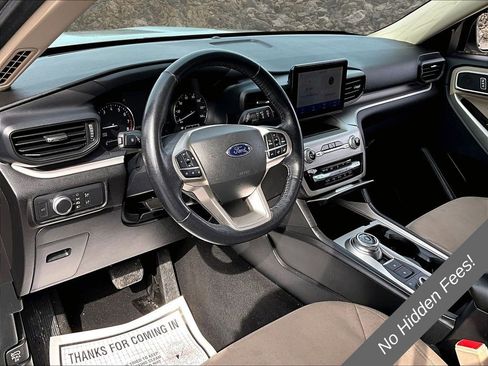 Used 2022 Ford Explorer XLT AWD/4WD image 12