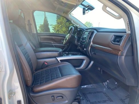 Used 2016 Nissan Titan Platinum Reserve image 26