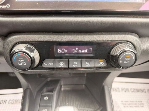 Used 2023 Nissan Kicks SR FWD image 20
