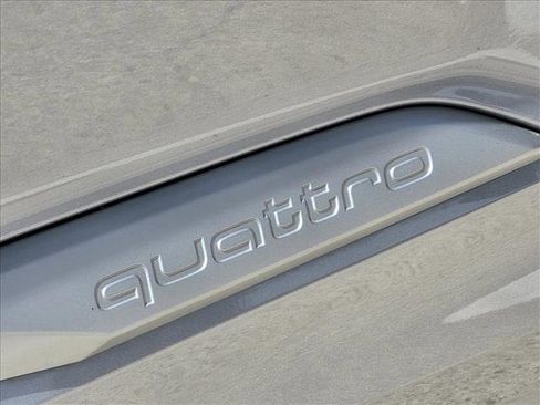 Used 2022 Audi Q7 3.0T Prestige image 9