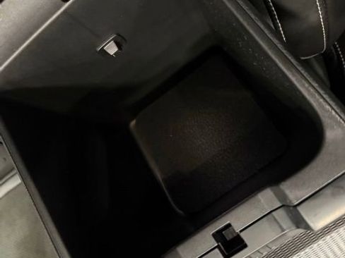 New 2026 Jeep Grand Cherokee Altitude image 17