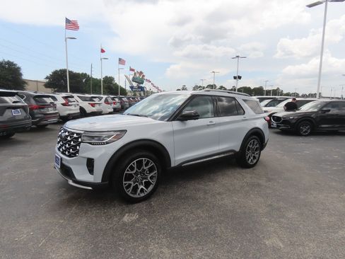Certified 2025 Ford Explorer Platinum w/ Ultimate Package RWD image 2