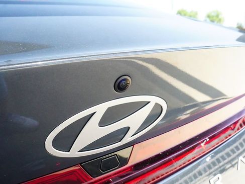 New 2026 Hyundai Elantra Limited FWD image 22