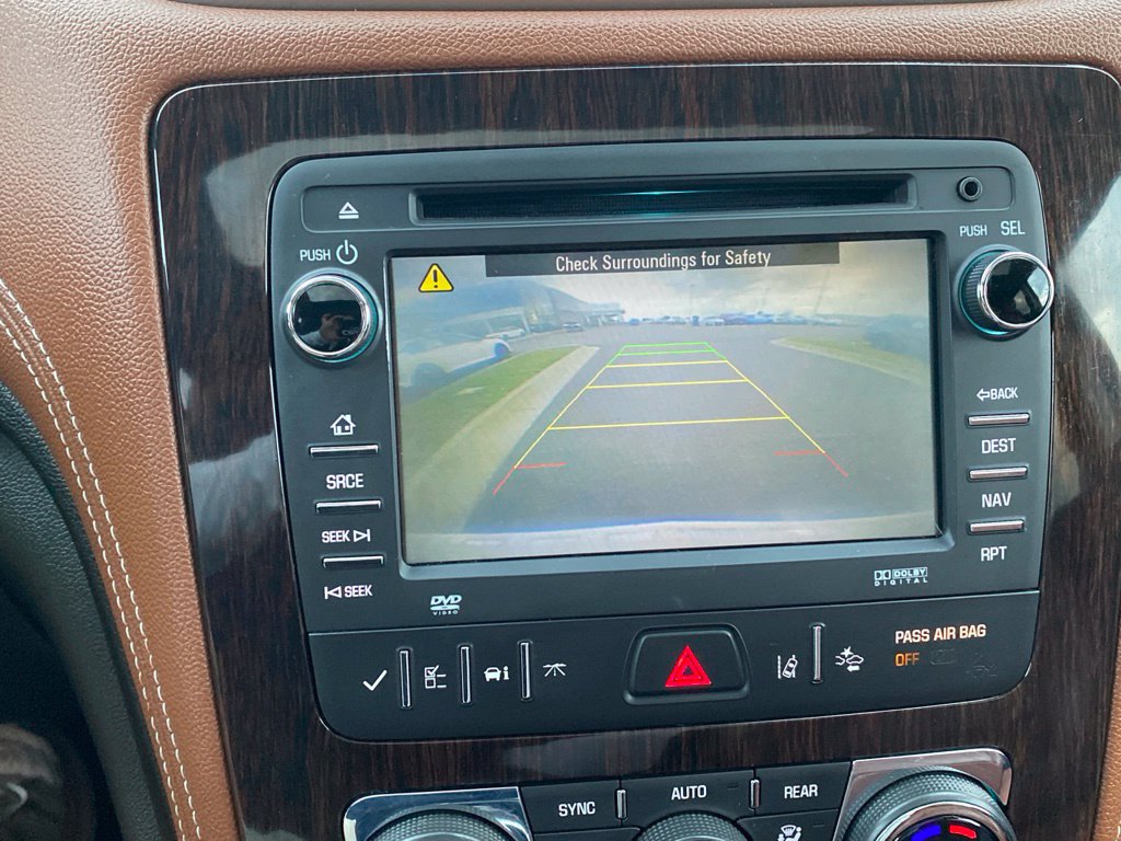 Used 2015 Chevrolet Traverse LTZ AWD/4WD image 17