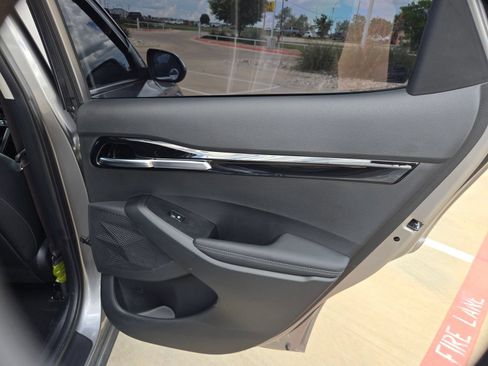 Used 2024 Kia Seltos S AWD/4WD image 21