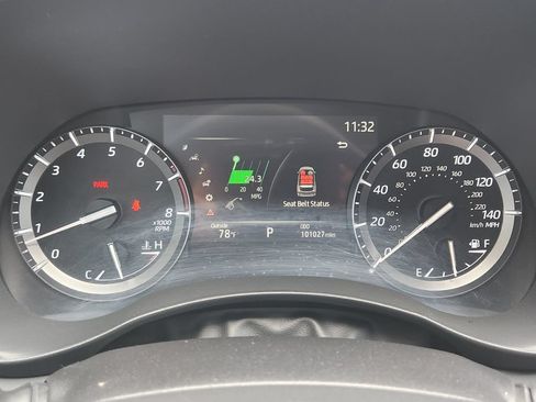 Used 2021 Toyota Highlander XLE AWD/4WD image 7
