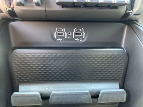 Used 2024 RAM 2500 Big Horn w/ Night Edition AWD/4WD image 42
