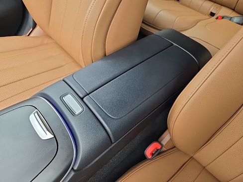 Used 2025 Mercedes-Benz E 350 4MATIC Sedan image 37