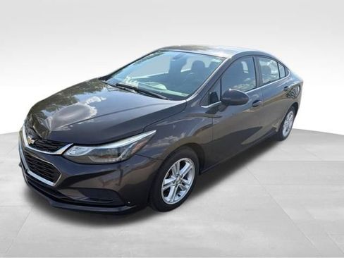 Used 2017 Chevrolet Cruze LT FWD image 8