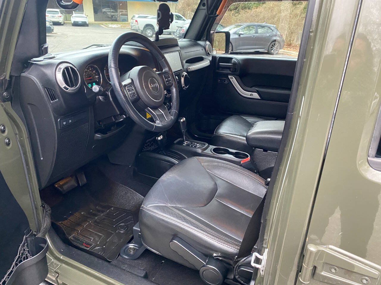 Used 2015 Jeep Wrangler Unlimited Rubicon AWD/4WD image 14
