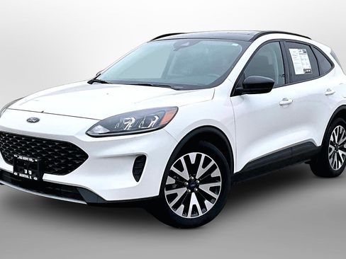 Used 2020 Ford Escape SE Sport image 13