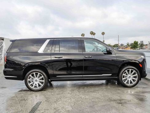 Used 2024 Cadillac Escalade ESV Premium Luxury Platinum AWD/4WD image 13