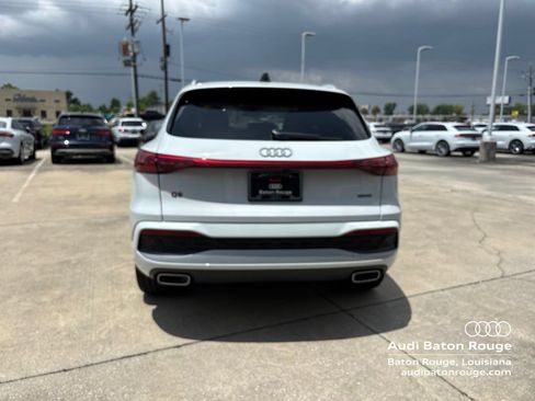 Used 2025 Audi Q5 Premium Plus w/ Premium Plus AWD/4WD image 4