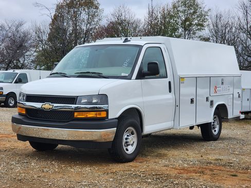 New 2025 Chevrolet Express 3500 w/ Power Convenience Package RWD image 6